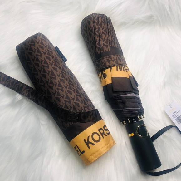Authentic Michael Kors Umbrella - Picture 4 of 6